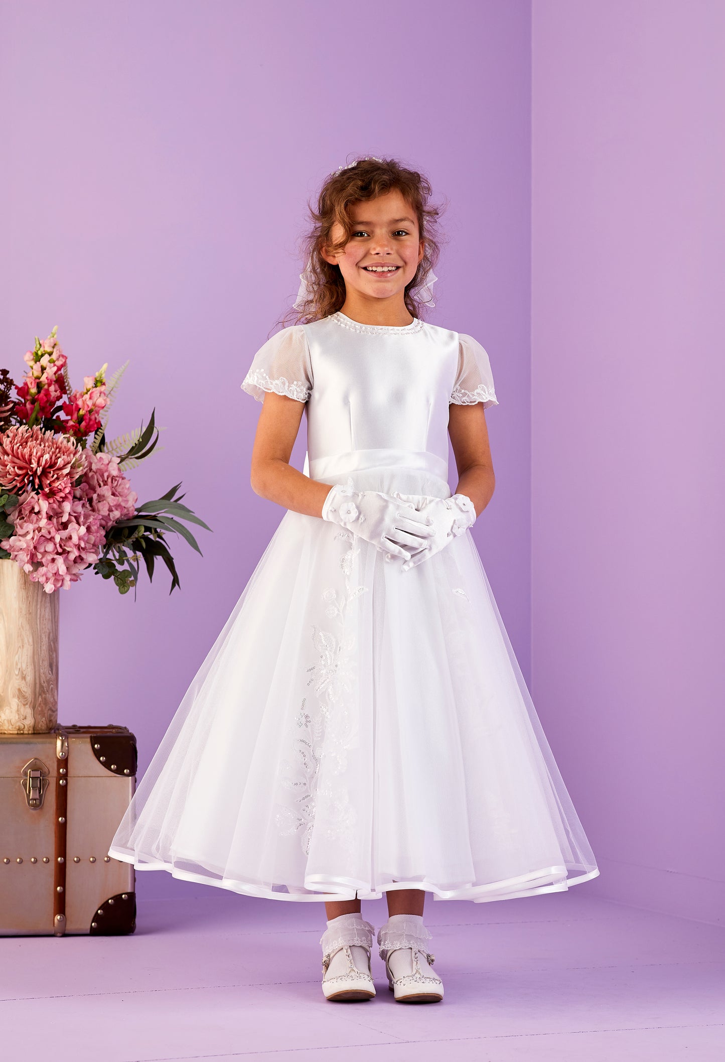 2025 Liberty White Short Sleeve Holy Communion Dress with Embroidered Lace Motifs on Skirt
