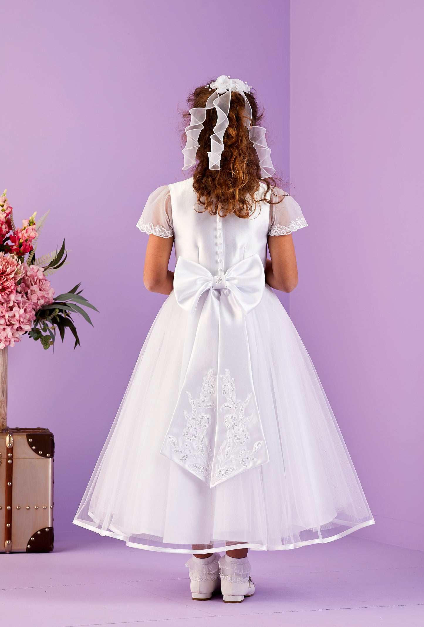 2025 Liberty White Short Sleeve Holy Communion Dress with Embroidered Lace Motifs on Skirt