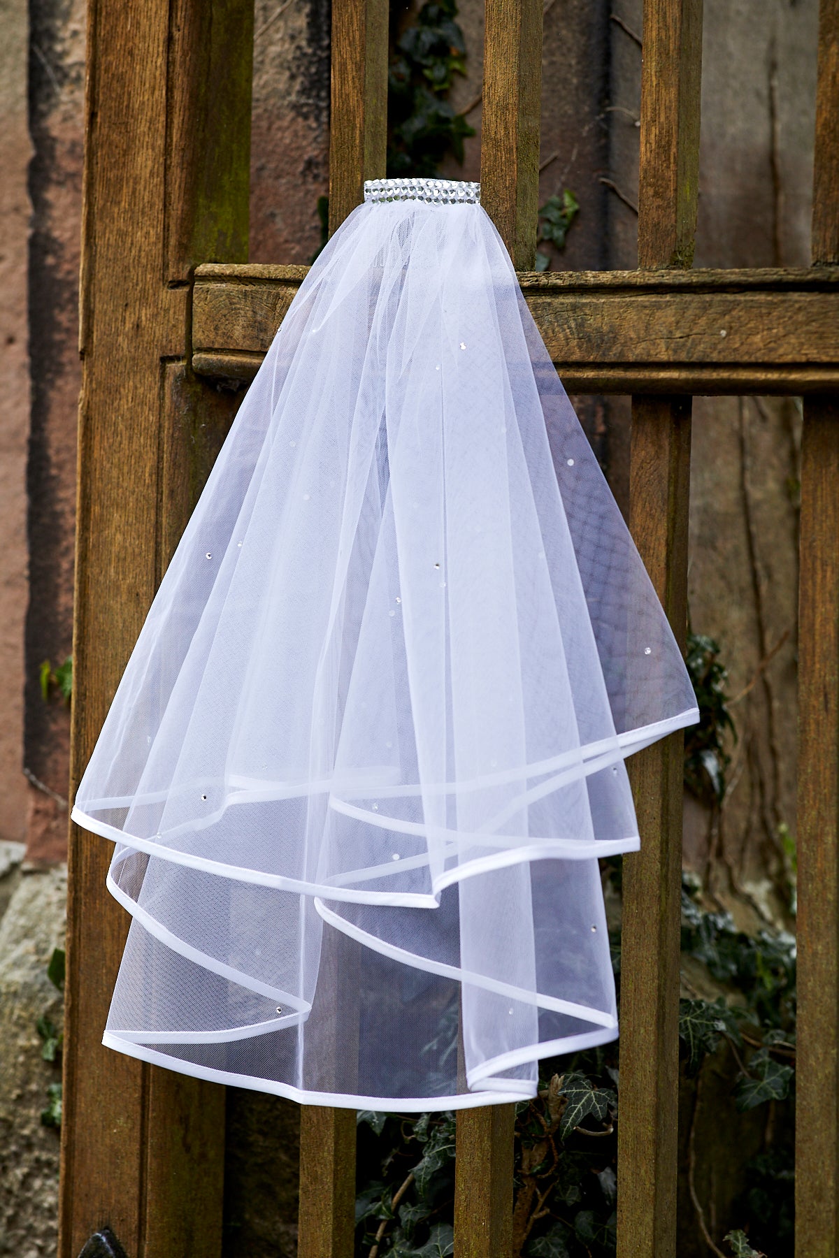 Kara 3 piece Accessory Set includes Bag, Gloves and Veil